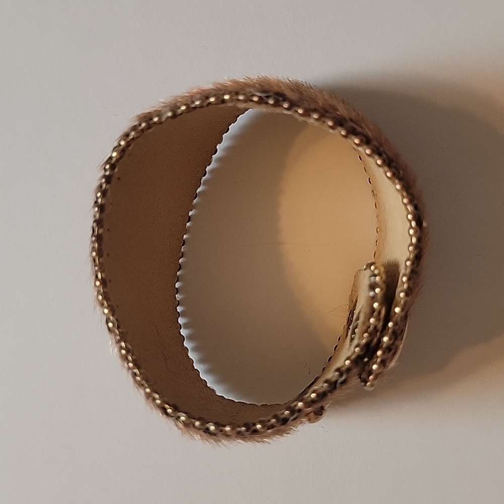 Express Furry Bracelet - Picture 2 of 5
